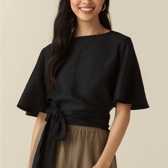 VETTA Flutter Sleeve Wrap Top - Picture 5 of 11